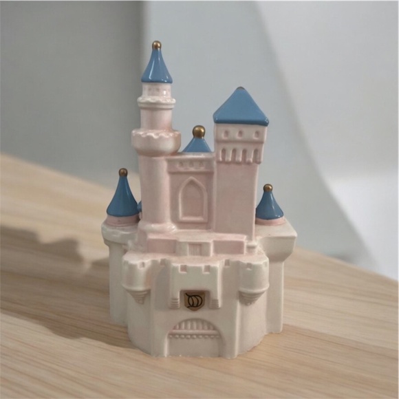 Vintage Disneyland Ceramic Castle Cookie Jar - Picture 2 of 6